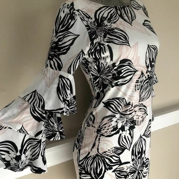 Calvin Klein - Picture 1 of 5